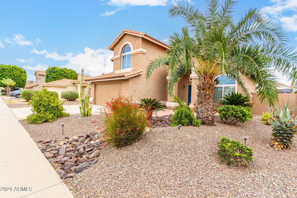 7217 W Crest Lane - Photo 2