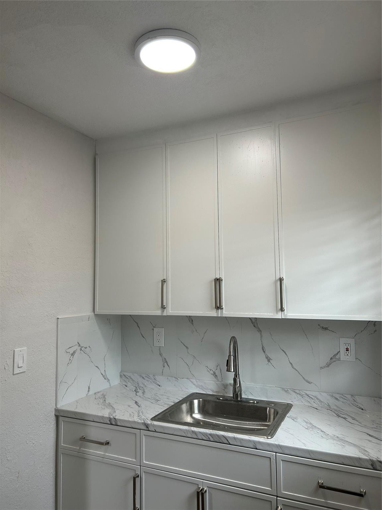 731 Nw 56th Street - Photo 2