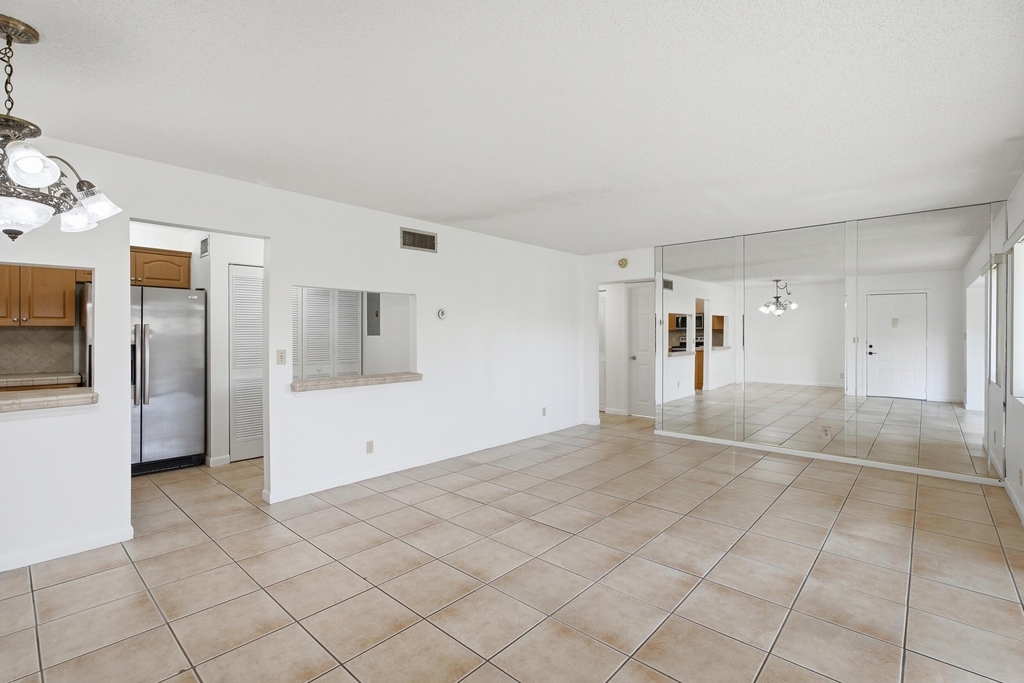 518 Shady Pine Way - Photo 3