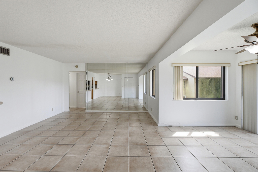 518 Shady Pine Way - Photo 4