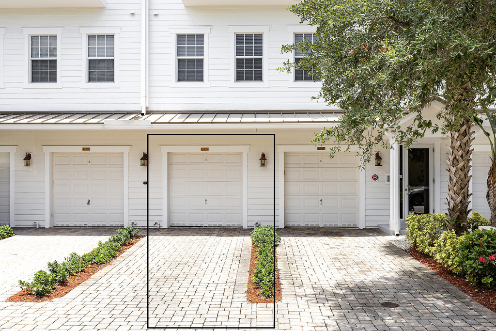6807 Lakeside Circle N - Photo 1