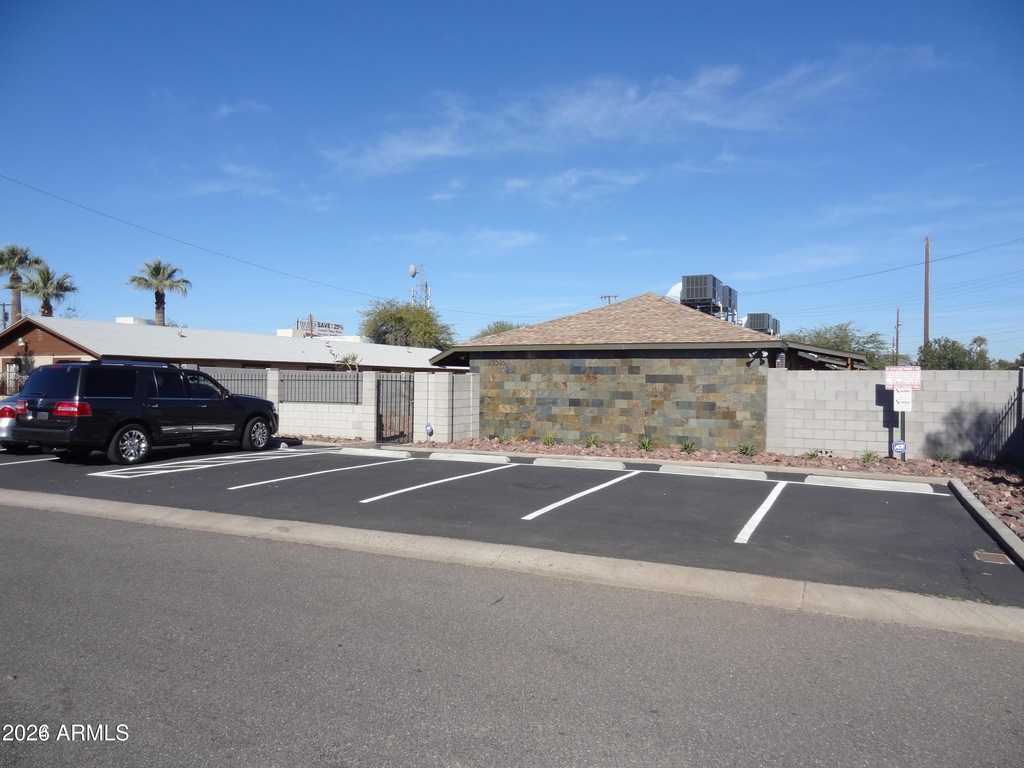 3026 E Brill Street - Photo 23