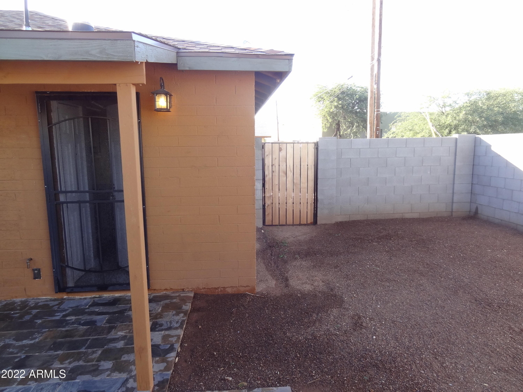 3026 E Brill Street - Photo 13
