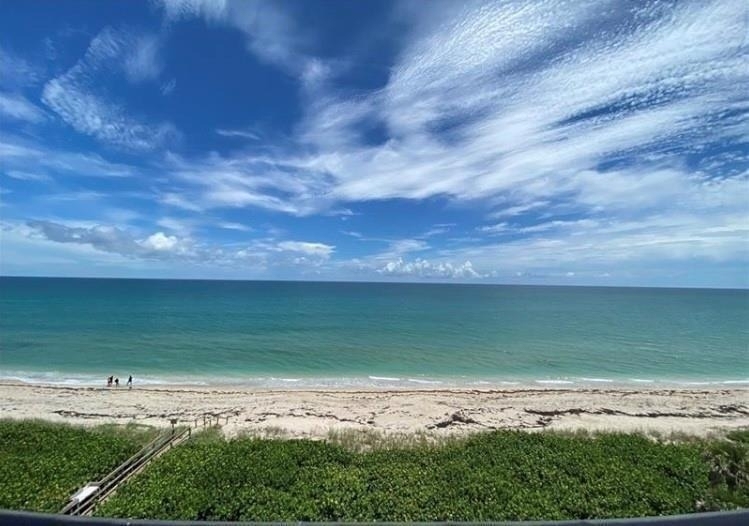 9940 S Ocean Drive - Photo 0