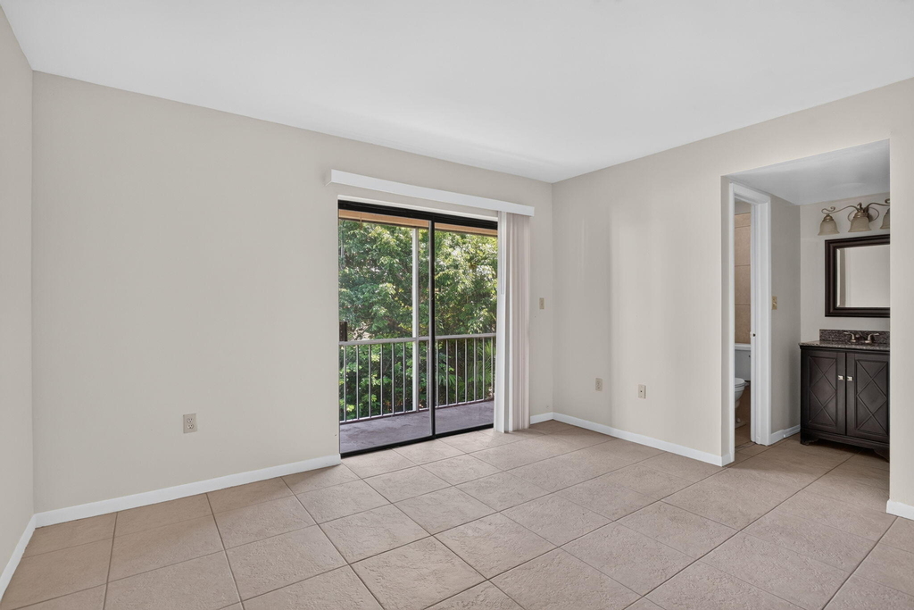 2141 Ne 42nd Street - Photo 12