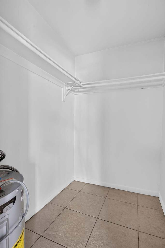 2141 Ne 42nd Street - Photo 17