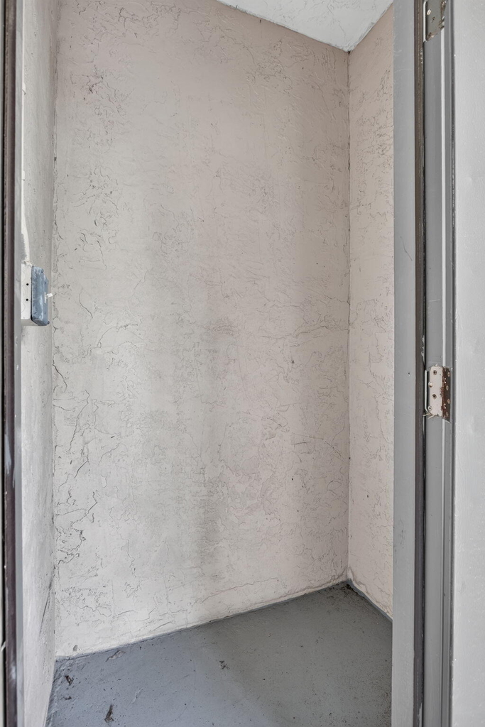 2141 Ne 42nd Street - Photo 19