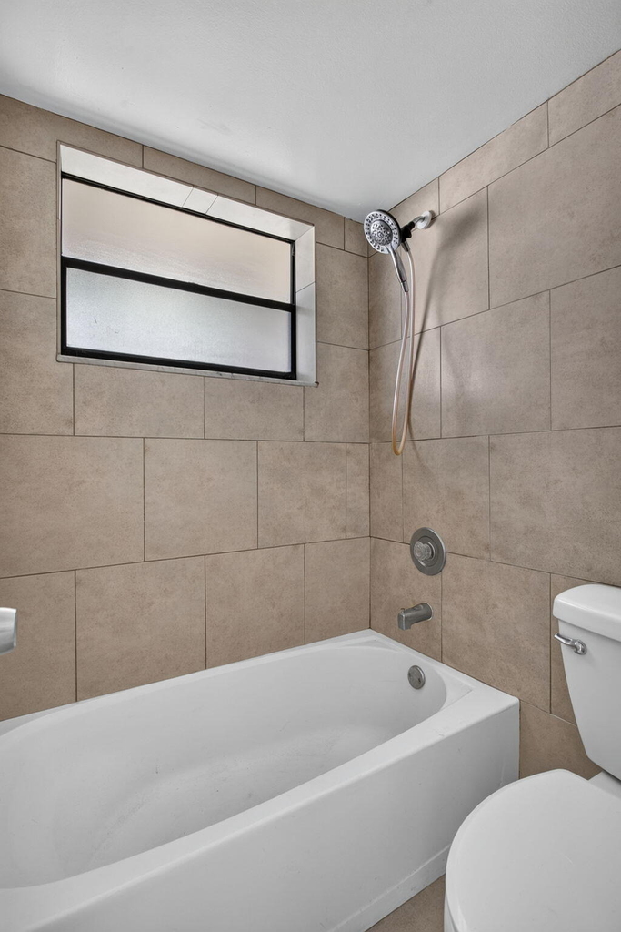 2141 Ne 42nd Street - Photo 18