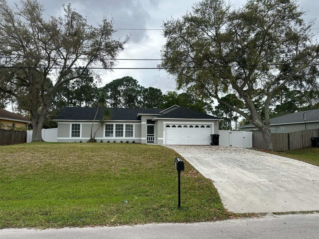 2150 Sw Biella Avenue - Photo 0