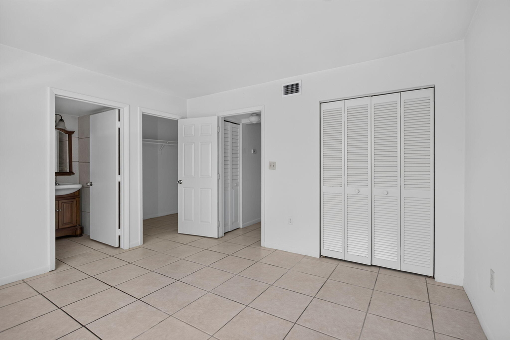 2141 Ne 42nd Street - Photo 11