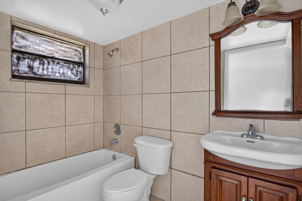 2141 Ne 42nd Street - Photo 12
