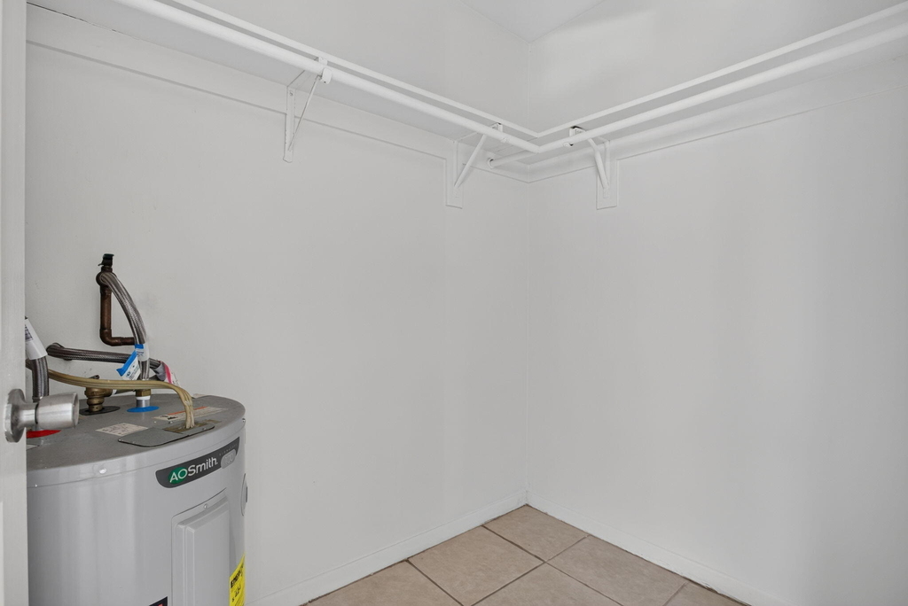 2141 Ne 42nd Street - Photo 14