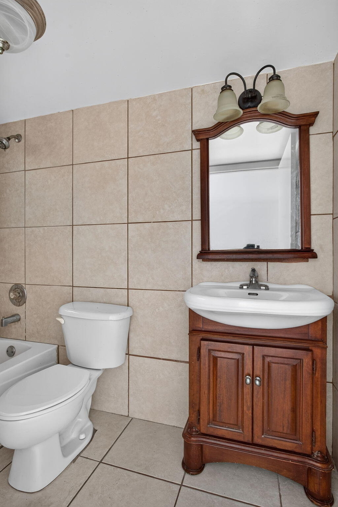 2141 Ne 42nd Street - Photo 13