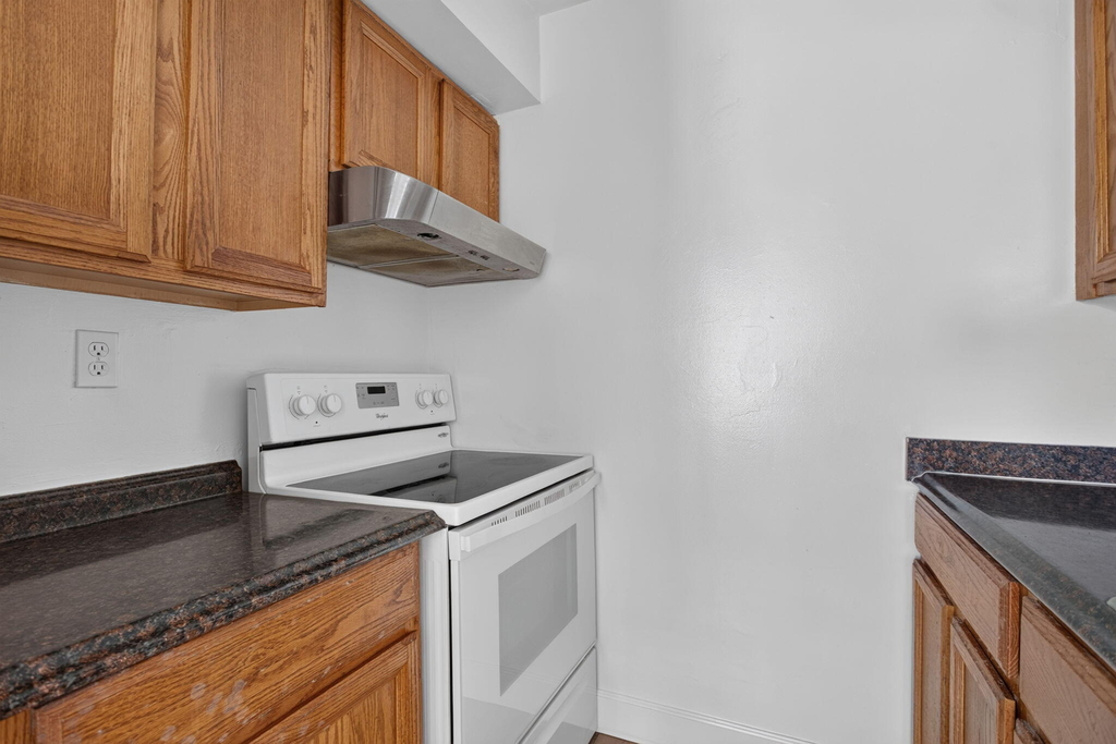 2141 Ne 42nd Street - Photo 8