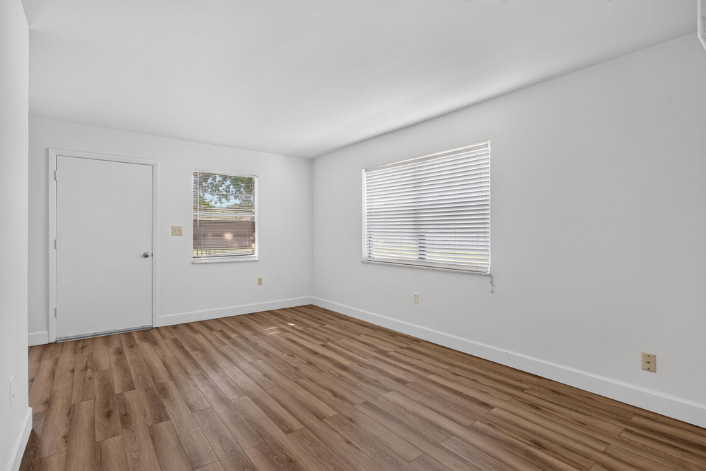 2141 Ne 42nd Street - Photo 6