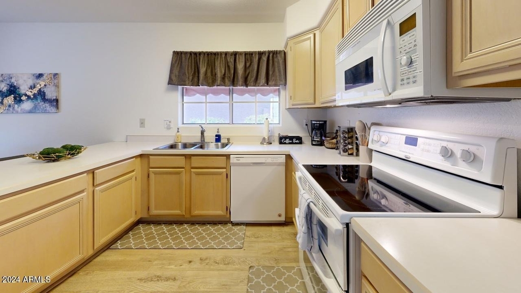 19616 N 78th Avenue - Photo 6