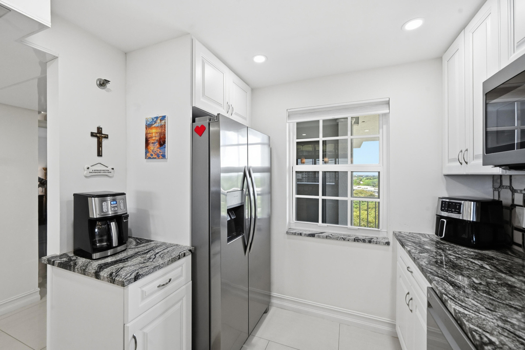 4015 W Palm Aire Drive - Photo 10