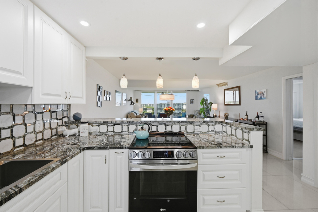 4015 W Palm Aire Drive - Photo 8