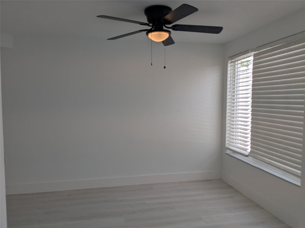 21 Se 11th Avenue - Photo 4