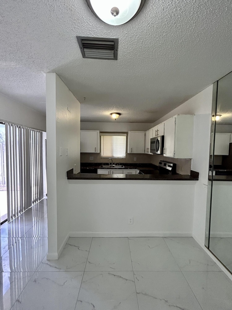4606 Cherry Road - Photo 4