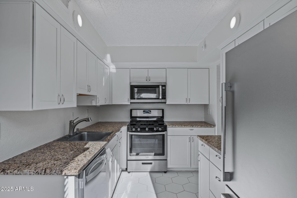 7141 N 16th Street - Photo 35