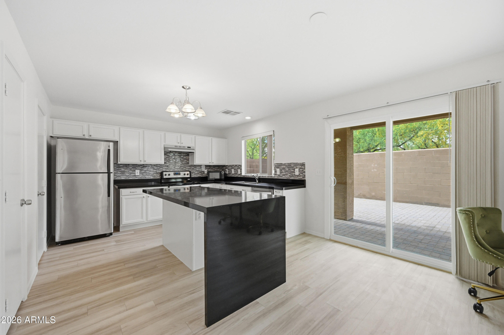21862 N 40th Place - Photo 6