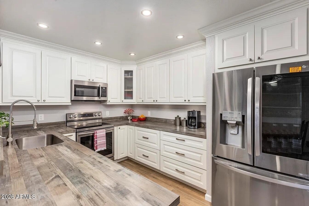 5402 E Windsor Avenue - Photo 2