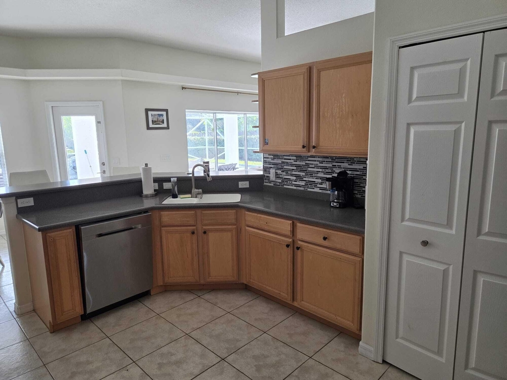 4001 Sw Winslow Street - Photo 4
