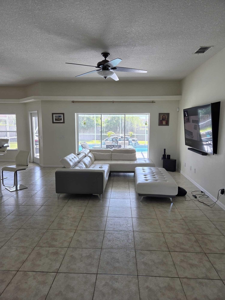 4001 Sw Winslow Street - Photo 1