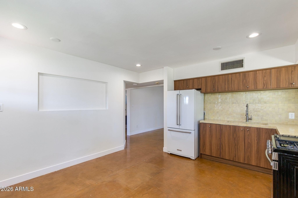 3412 E Turney Avenue - Photo 10
