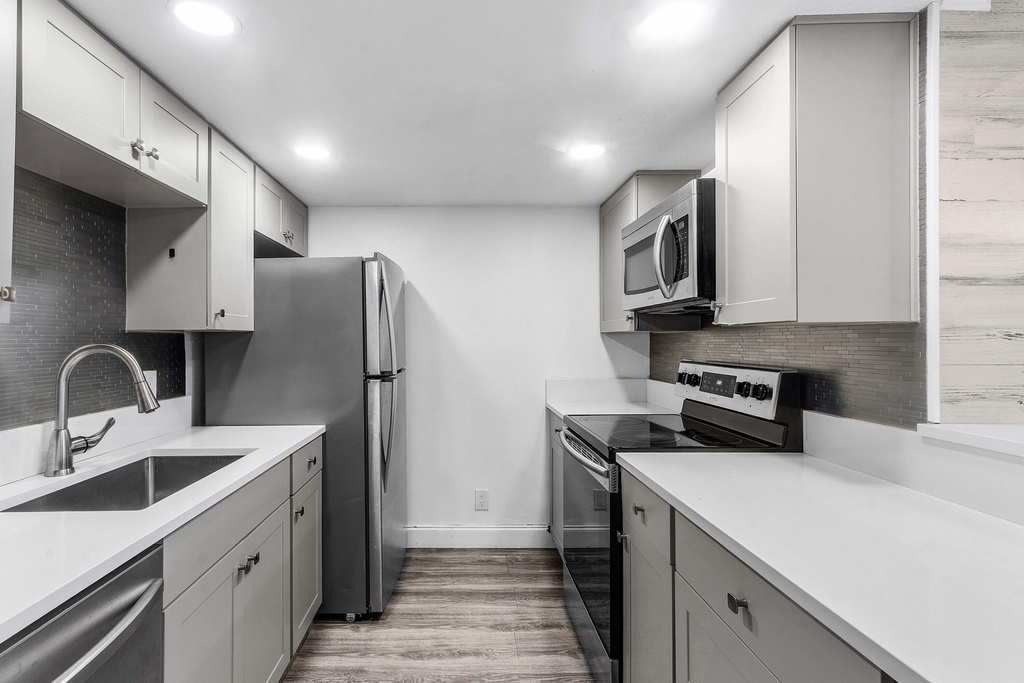 612 Executive Center Drive - Photo 13