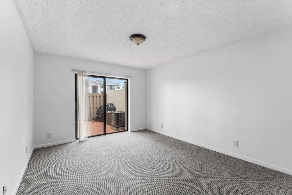612 Executive Center Drive - Photo 20