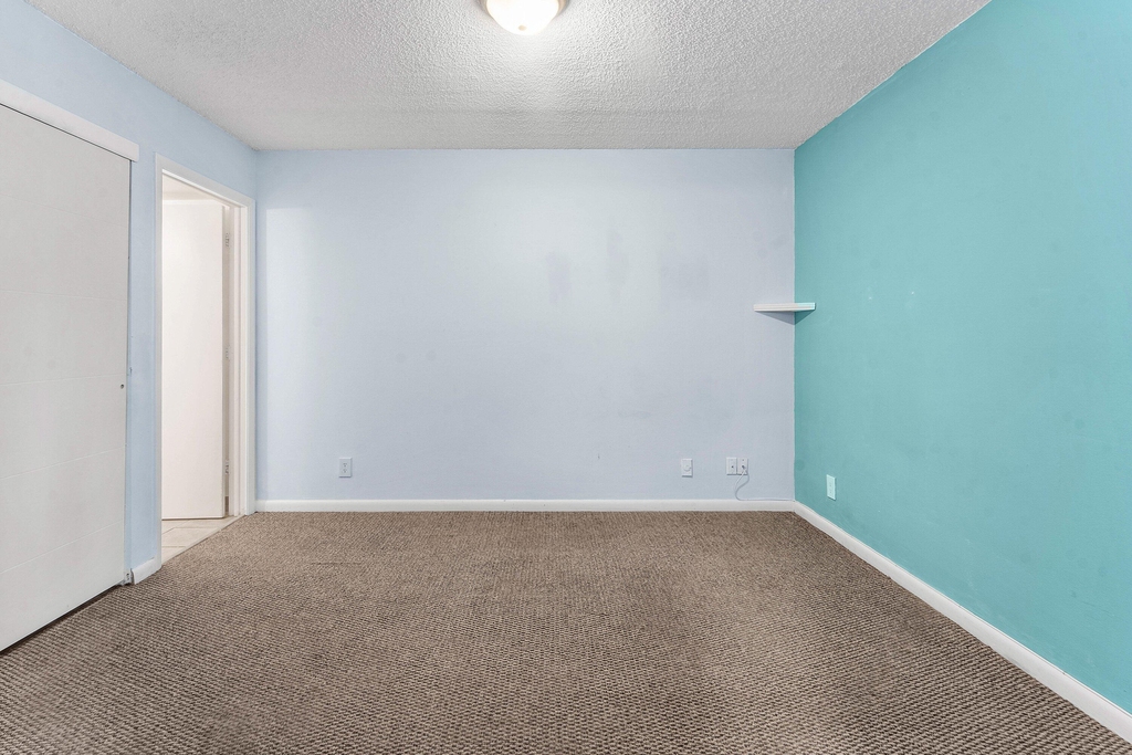 612 Executive Center Drive - Photo 16