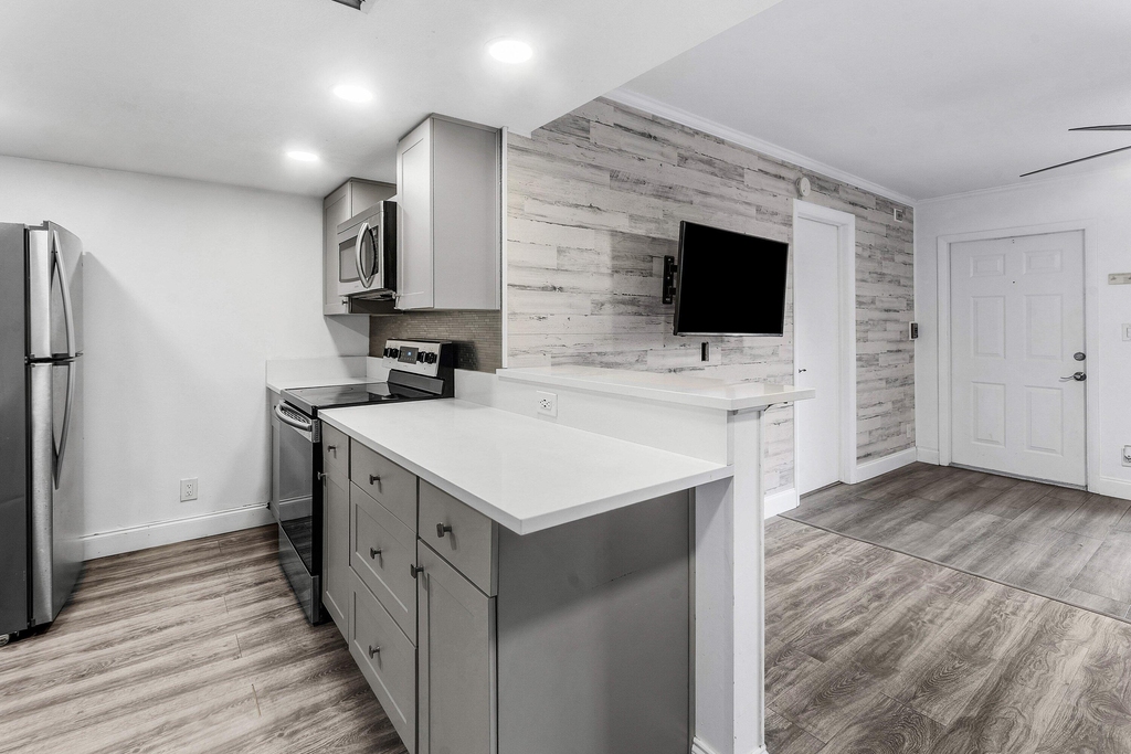 612 Executive Center Drive - Photo 15