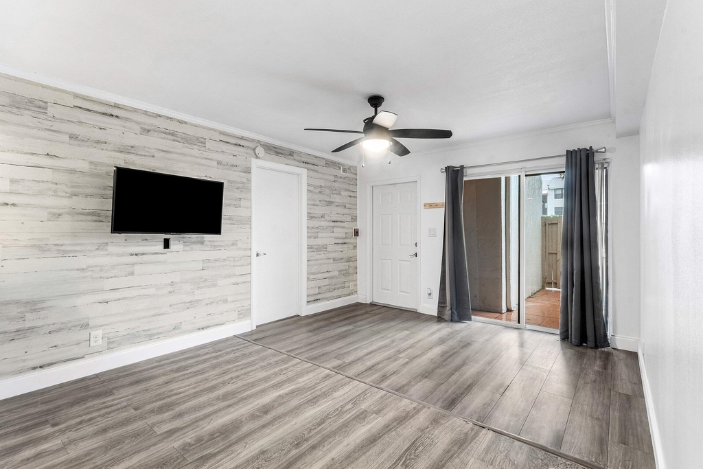 612 Executive Center Drive - Photo 26
