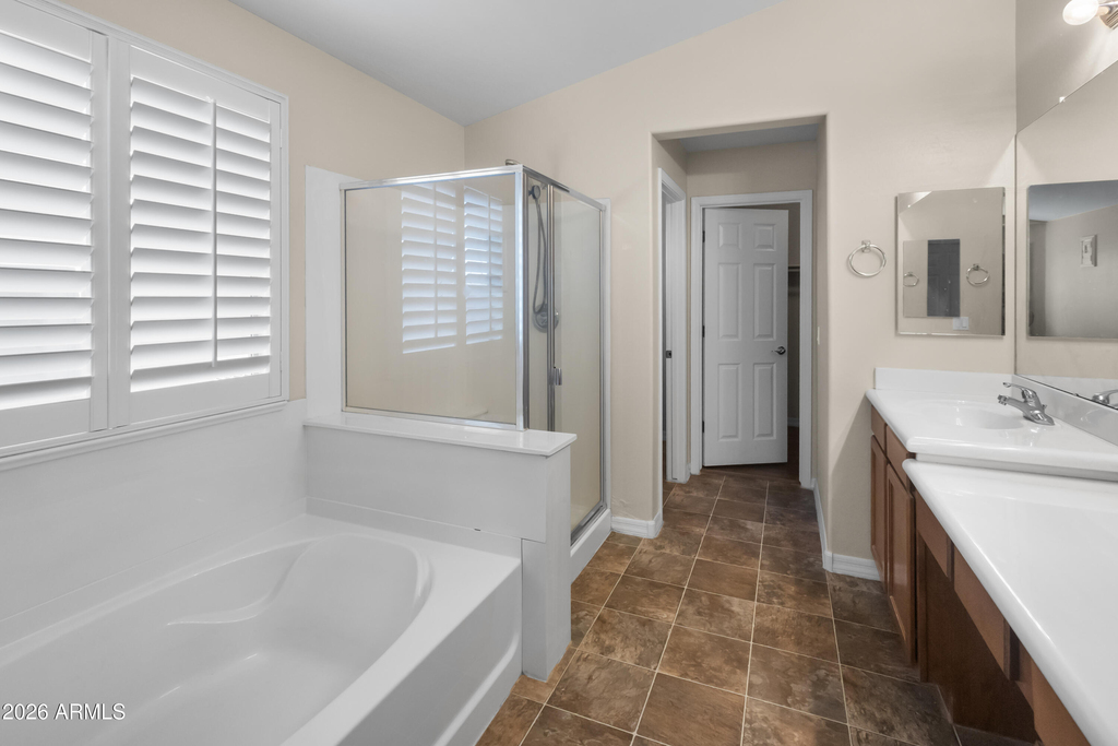 2501 S 255th Drive - Photo 15