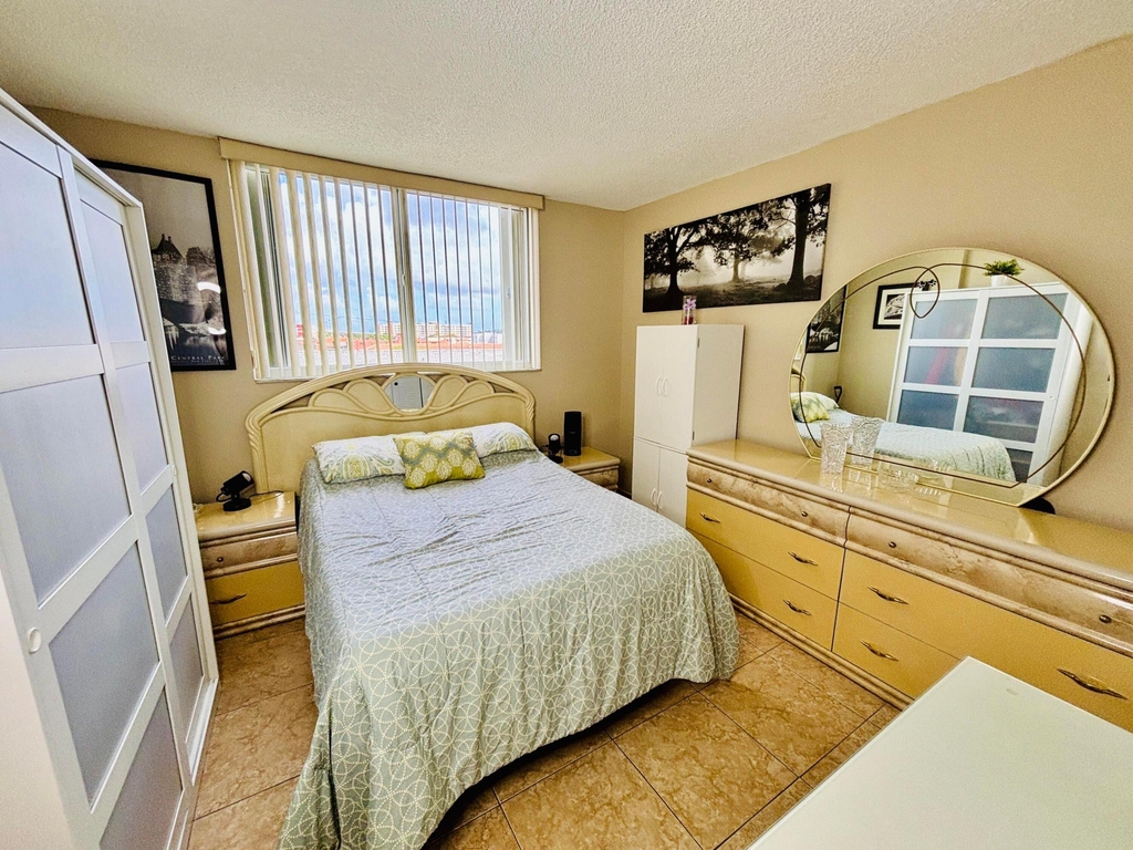 8201 Nw 8th Street - Photo 21