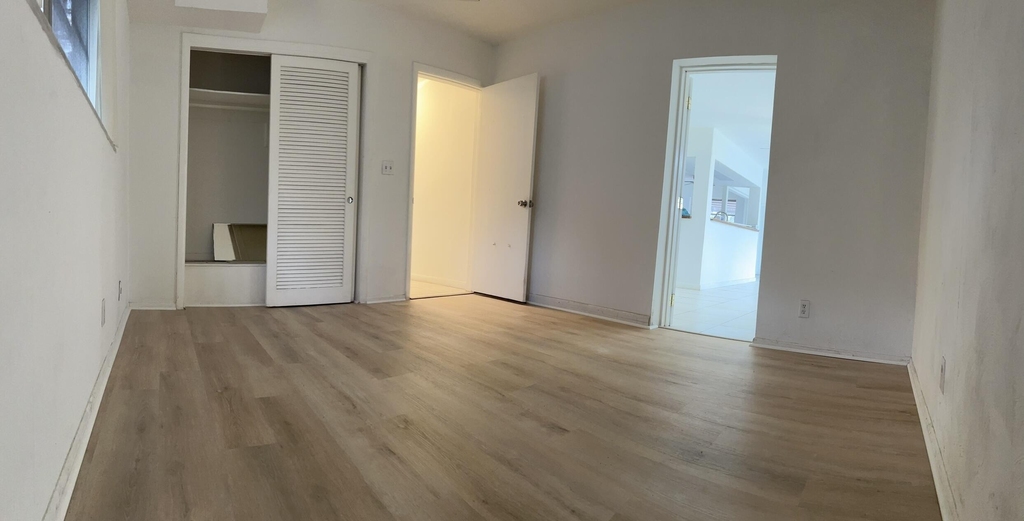 1650 Nw 43rd Street - Photo 9