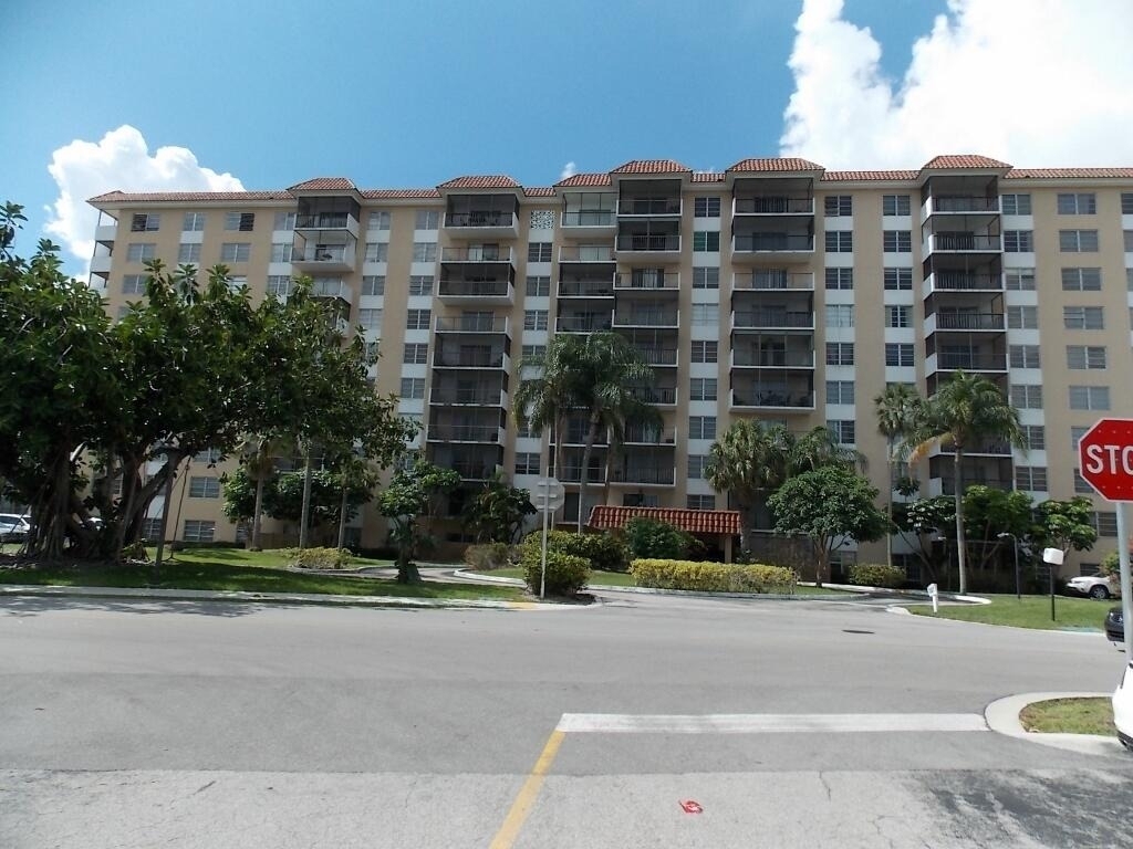 4174 Inverrary Drive - Photo 0
