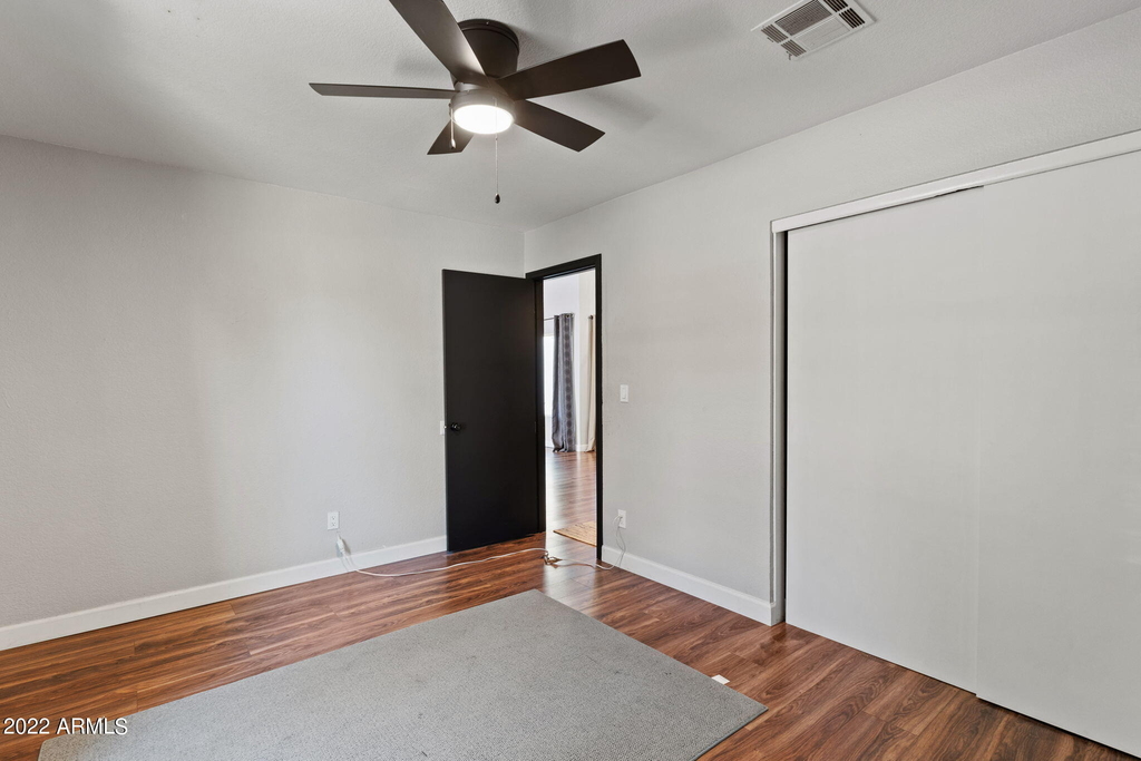 2129 W Rose Garden Lane - Photo 16