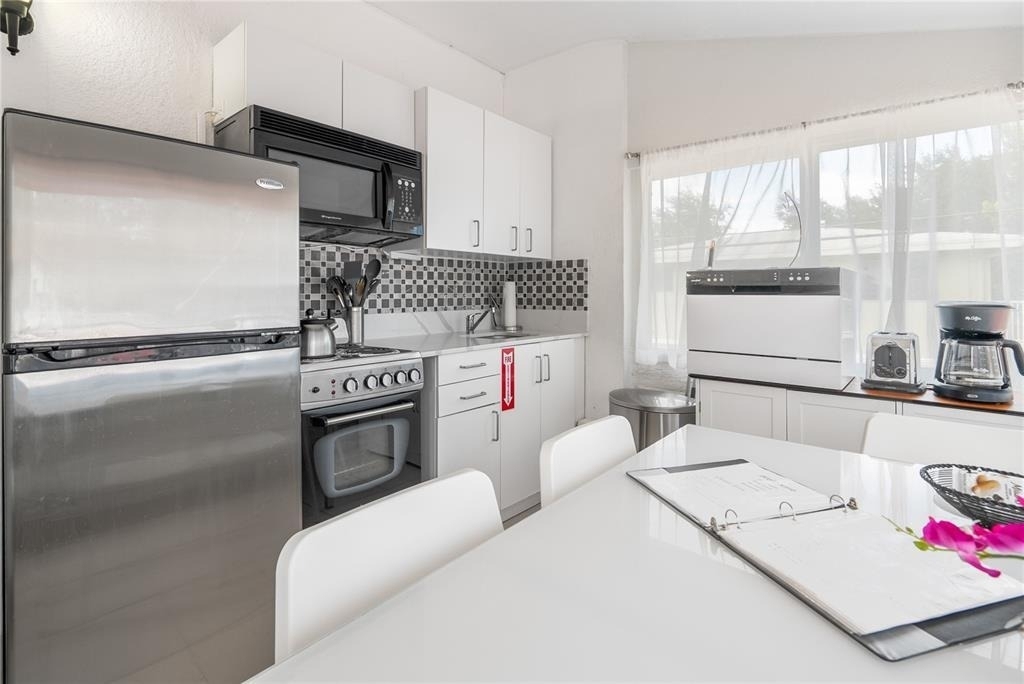 2625 Ne 13th Court - Photo 6