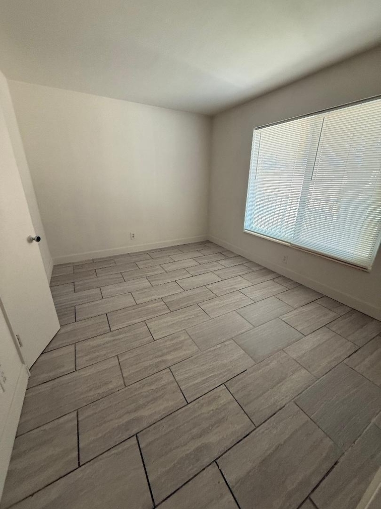 2317 Ne 2nd Street - Photo 1