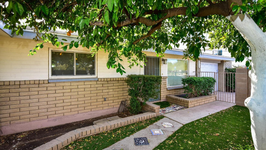 439 E Brown - Photo 17