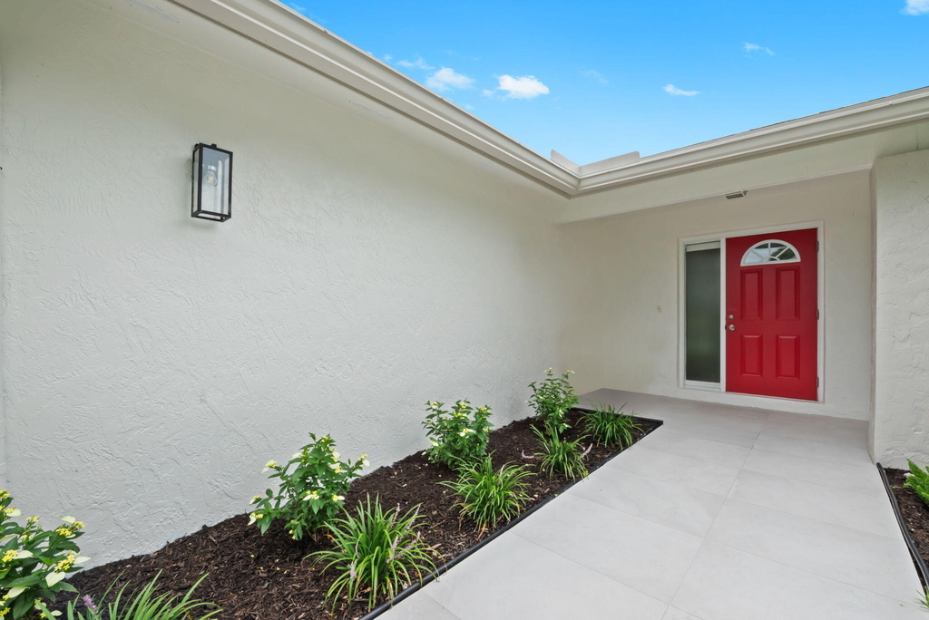 561 Sw 168th Terrace - Photo 1