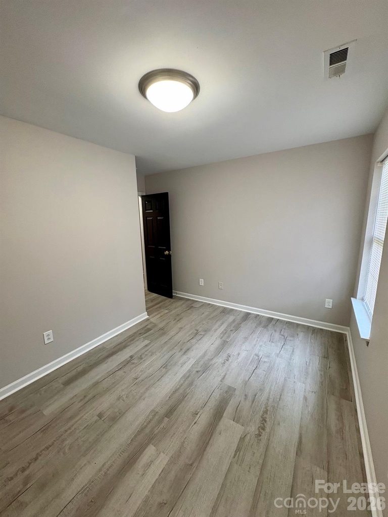 1918 W Fifth Avenue - Photo 6