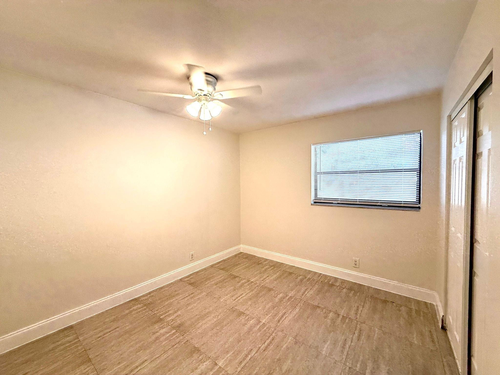 607 Ne 29th Drive - Photo 10