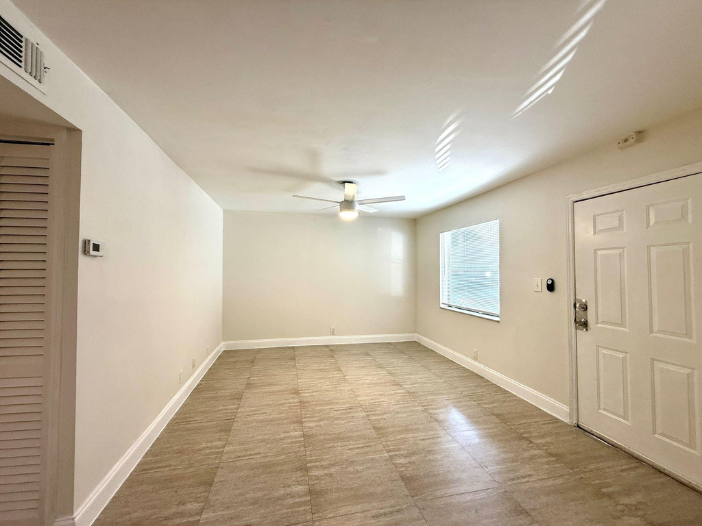 607 Ne 29th Drive - Photo 5