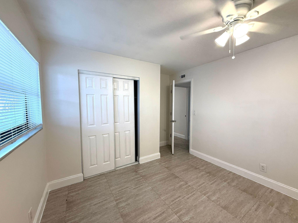 607 Ne 29th Drive - Photo 8