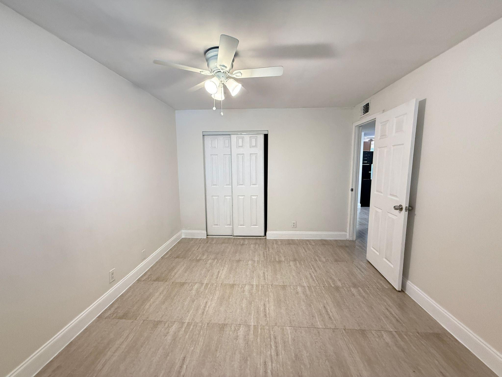607 Ne 29th Drive - Photo 9