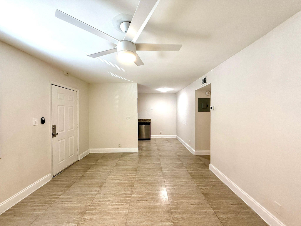 607 Ne 29th Drive - Photo 6